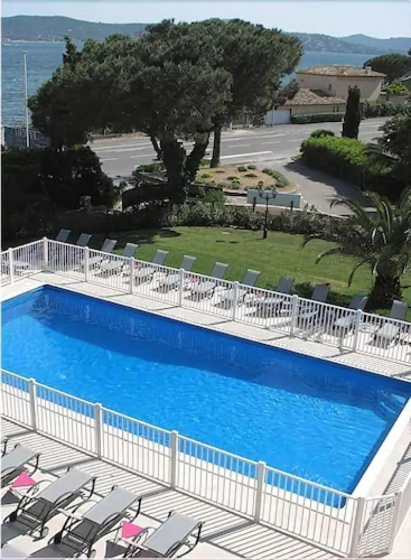 Hotel Villa Des Anges Гримо Экстерьер фото