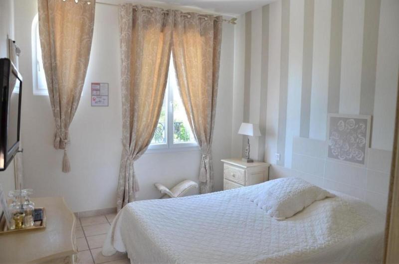 Hotel Villa Des Anges Гримо Экстерьер фото