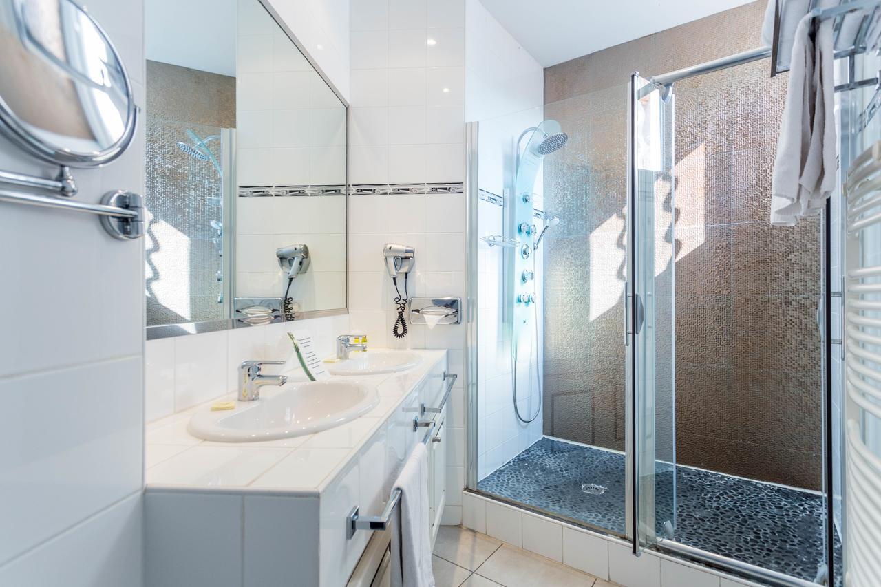 Hotel Villa Des Anges Гримо Экстерьер фото